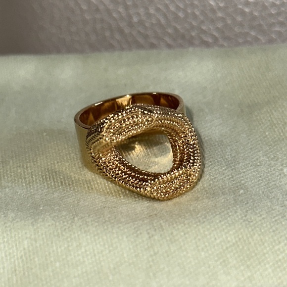 Burberry chain link ring size large - Picture 4 of 8